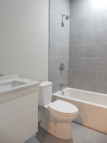 2819 Lincoln Ave, Chicago IL  60657-4201 exterior