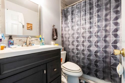 4206 Brentwood Park Cir, Tampa FL 33624-1307 exterior