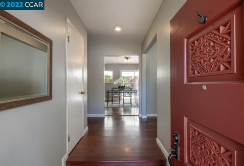 1126 Crowe Pl, Concord CA 94518-1712 exterior