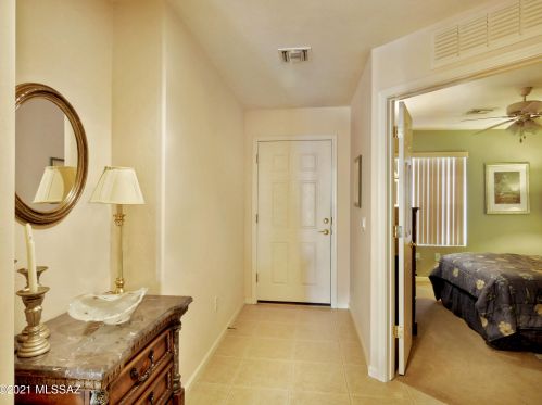 676 Camino Del Bondadoso, Green Valley, AZ 85614-2340