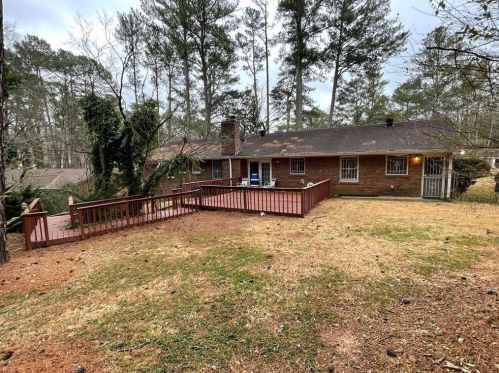 1698 Ml Acres Dr, Atlanta GA 30311-3808 exterior