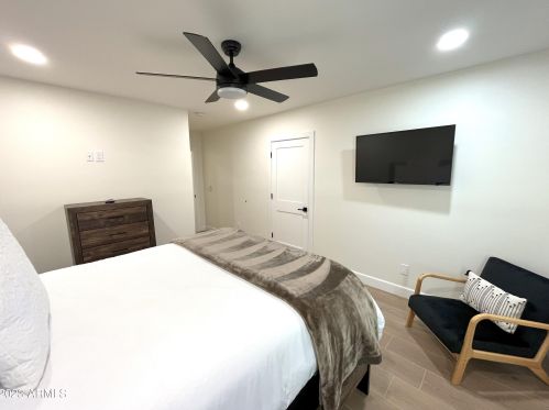 8001 11th Ave, Phoenix AZ  85021-5626 exterior