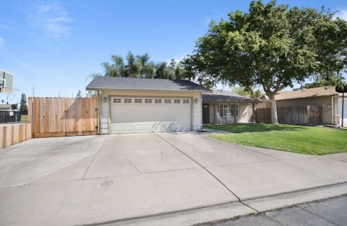 425 Bluefield Ave, Turlock, CA 95382-0307