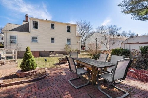 68 Irving St, Manchester CT 06042-3029 exterior