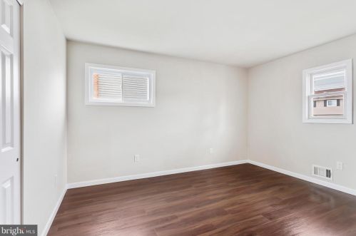 147 Gary Dr, Trenton NJ  08690-3145 exterior