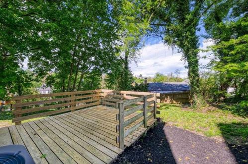 1627 Dagmar Ave, Pittsburgh PA 15216-3713 exterior