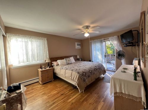 1040 Walnut Ave, Bohemia NY 11716-2176 exterior