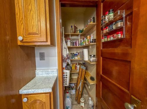 6 Bismark St, Pittsburgh PA  15209-2102 exterior