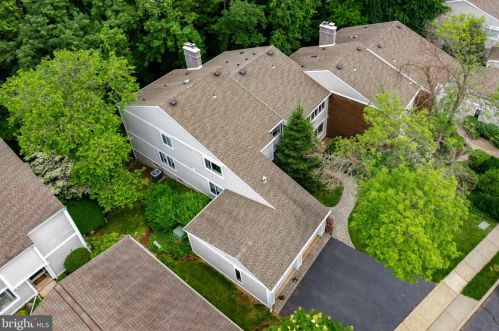 16 Cameron Ct, Princeton NJ 08540-3924 exterior