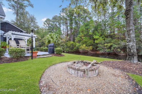 14 Halburton Cir, Bluffton SC 29910-7949 exterior