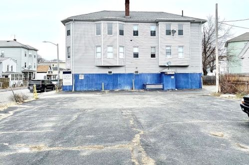 29 Camp St, Worcester, MA 01603-2806