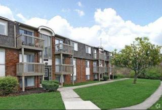 2729 Embassy Row, Indianapolis IN  46224-2902 exterior