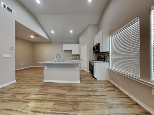 16637 Hammon, Montgomery TX  77316-6717 exterior