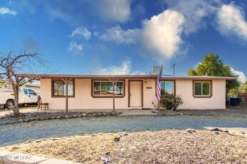 6760 Lurlene Dr, Tucson, AZ 85730-1644