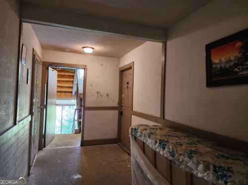 120 Camelot Dr, Atlanta, GA 30349-6546