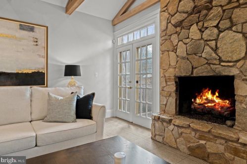 613 Royal St, Alexandria VA  22314-2031 exterior