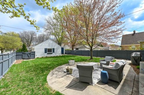 2478 85, Milwaukee WI 53226-1913 exterior