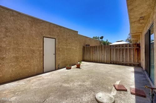 3131 Kelp Ln, Oxnard CA 93035-1665 exterior