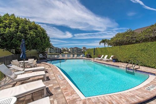 4155 Crayton Rd, Naples FL 34103-3122 exterior