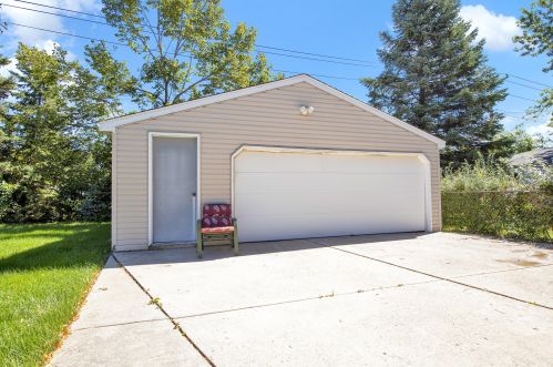 6944 61, Milwaukee WI 53223-5404 exterior