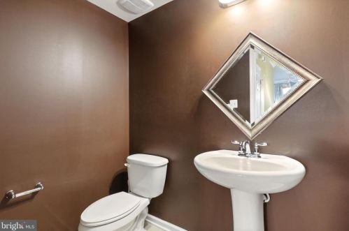 1449 Braden Loop, Glen Burnie MD 21061-5017 exterior