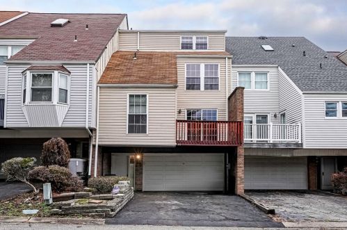 5152 Cherryvale Dr, Pittsburgh, PA 15236-1666