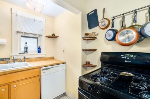 1016 7th St, Duluth MN 55805-1624 exterior