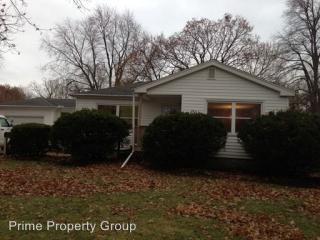 108 Flora Dr, Champaign IL  61821-3215 exterior