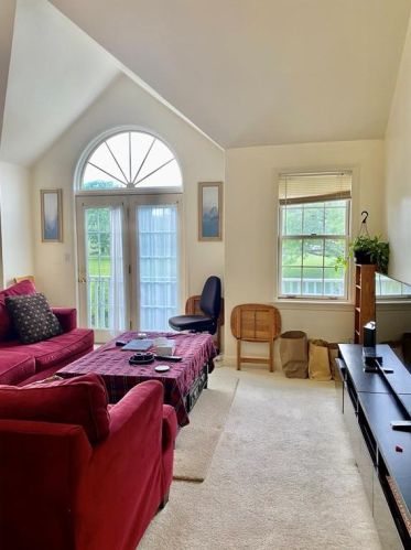 223 Corey Ln, Middletown RI 02842-5659 exterior