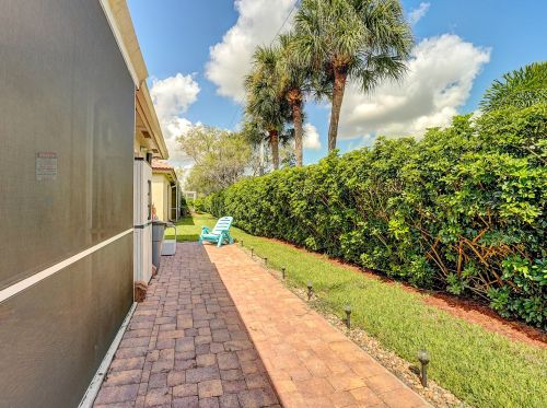 8457 Via Serena, Boca Raton FL 33433-2241 exterior