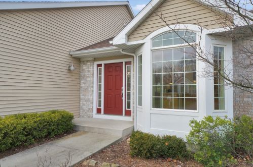 3884 Pemberton Dr, Grand Rapids, MI 49508-8892