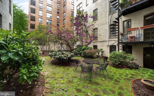 1734 P St, Washington DC  20036-1323 exterior