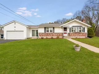 172 Cranston St, Woonsocket RI  02895-6534 exterior