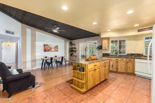 16450 47 Pl, Phoenix AZ 85018-2905 exterior