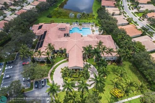 7948 Lando Ave, Boynton Beach FL 33437-6359 exterior