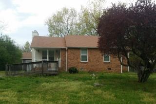 208 Tarrytown Dr, Smyrna, TN 37167-4270