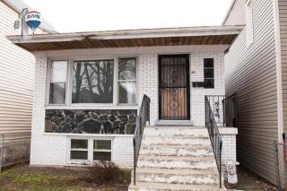 3129 Monticello Ave, Chicago IL  60647-2311 exterior