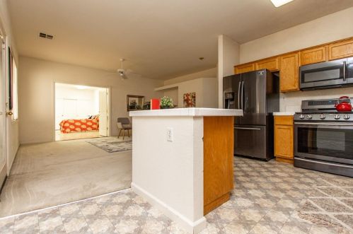 962 Ashford Dr, Turlock CA 95382-0262 exterior