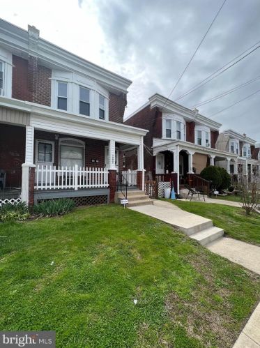 1223 9th St, Chester, PA 19022-1421