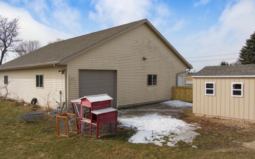 3301 Wagon Wheel Rd, Manitowoc WI 54220-8713 exterior