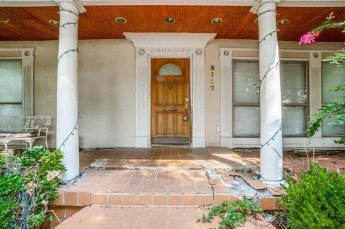 3117 Community Dr, Dallas TX  75220-6602 exterior