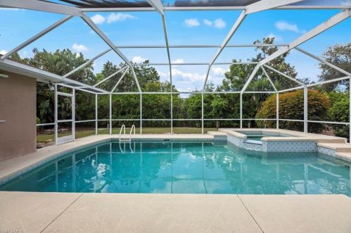 10268 Boca Cir, Naples FL 34109-7322 exterior