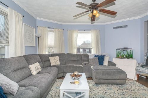 327 Middlesex St, North Andover MA 01845-3438 exterior