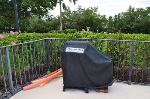 3218 Lakeview Cir, Fort Pierce FL 34950-8826 exterior