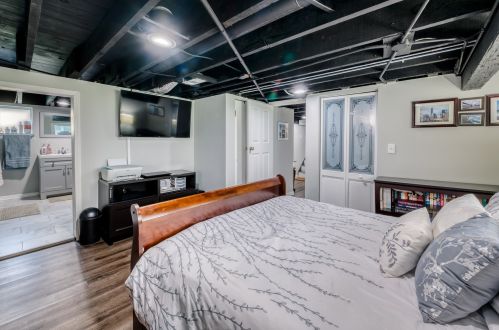 175 Pick Ave, Elmhurst IL 60126-3018 exterior