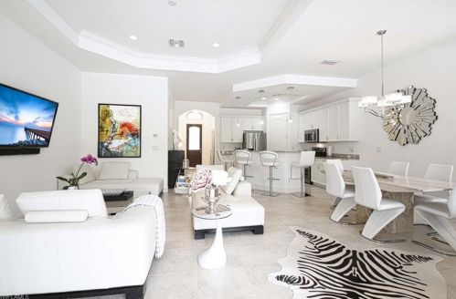 1522 Serrano Cir, Naples, FL 34105-4953