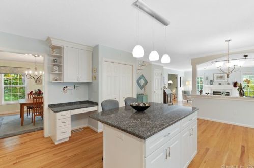 39 Shailer Pond Rd, Deep River CT 06417-1568 exterior