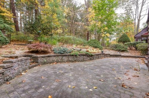 160 High St, Canton MA 02021-3654 exterior