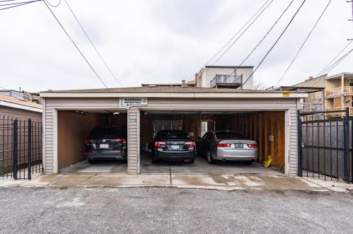 2723 Kimball Ave, Chicago IL 60647-1222 exterior