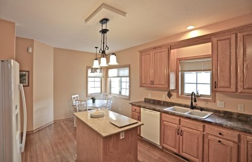 373 Allen Ave, Saint Paul MN 55117-1339 exterior